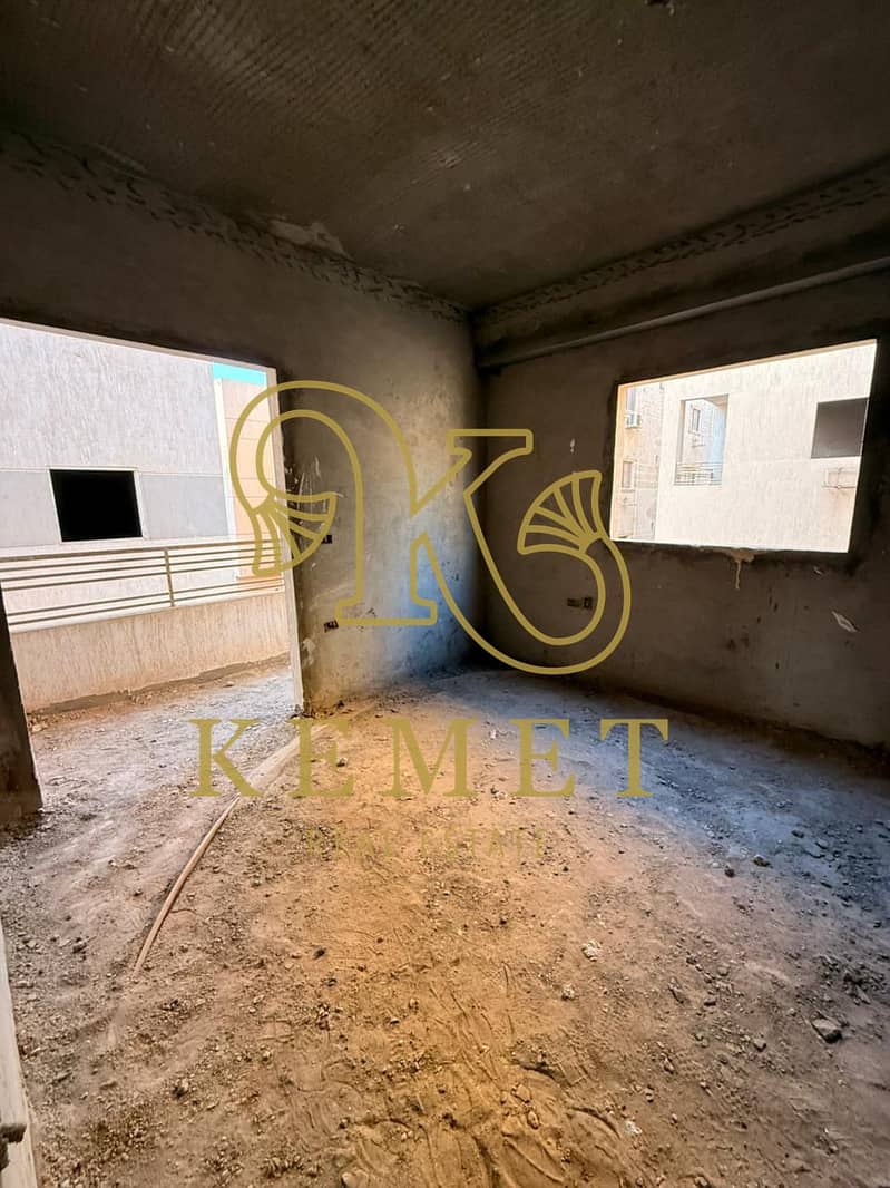 10 WhatsApp Image 2025-09-25 at 20.24. 43_97d490eb. jpg