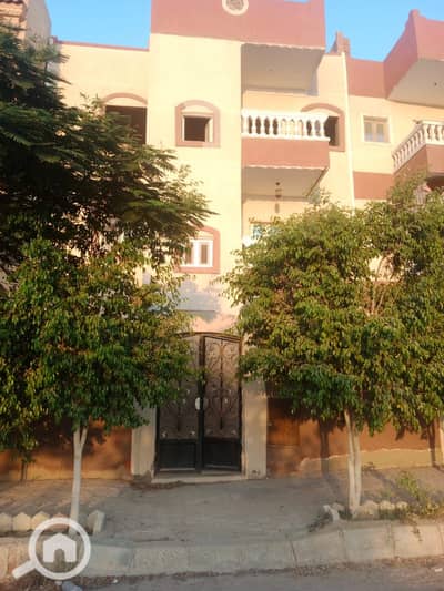 فیلا 7 غرف نوم للبيع في حدائق اكتوبر، الجيزة - WhatsApp Image 2025-10-08 at 1.41. 21 PM. jpeg