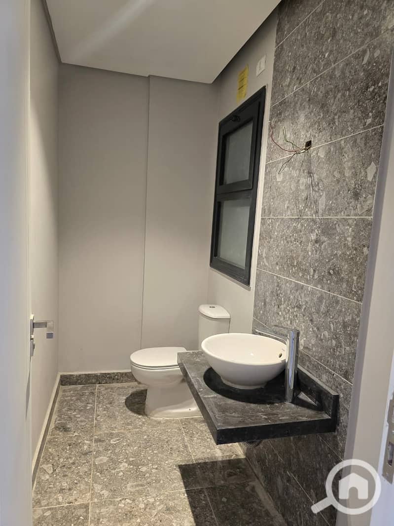 8 WhatsApp Image 2025-10-04 at 11.13. 19_0aede522. jpg