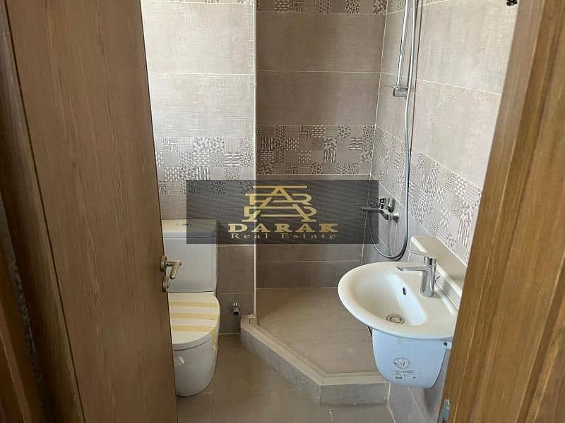 7 8573d740-98f8-4e3c-a290-cbd548df6b3c. jpg