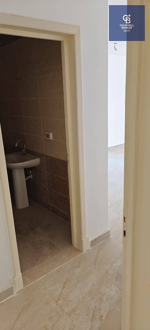 9 WhatsApp Image 2025-10-05 at 20.47. 39_53b02c53. jpg