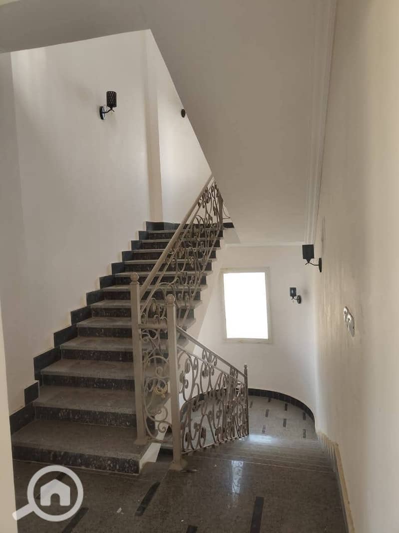 7 FB_IMG_1759969397570. jpg