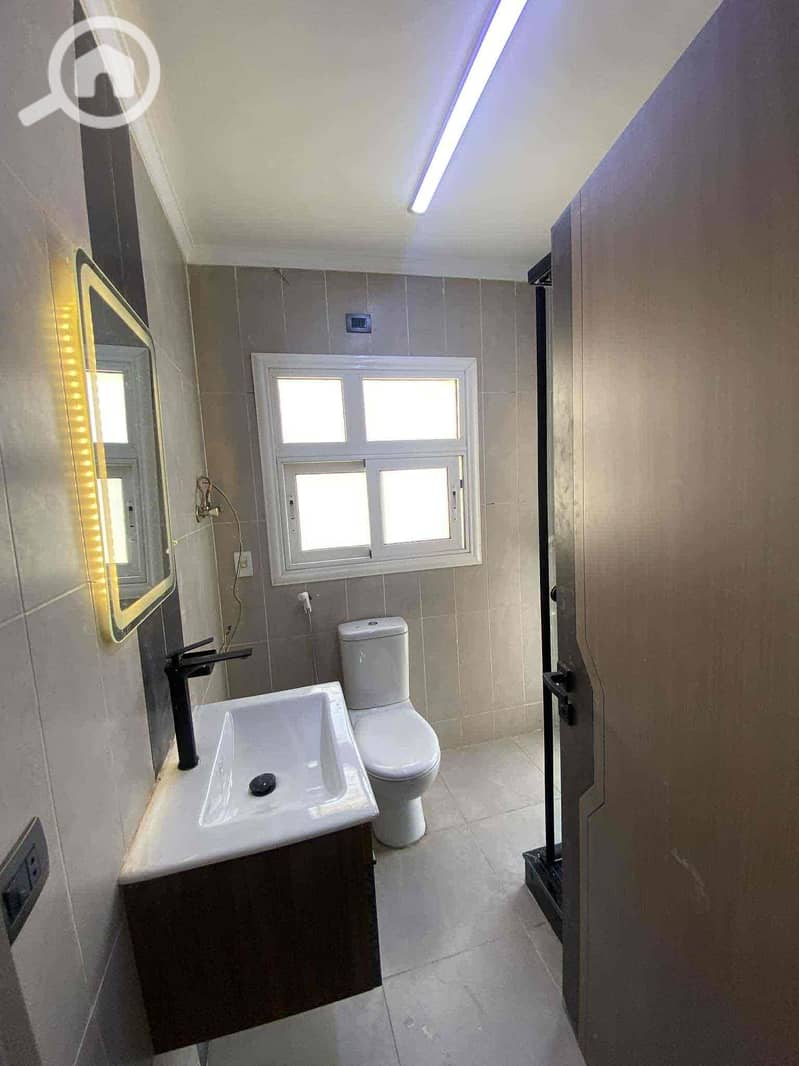 5 5efd1b60-4244-4fa4-a09e-0daaa9af58d8. jpg