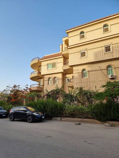 فیلا 5 غرف نوم للايجار في القاهرة الجديدة، القاهرة - فيلا ارضي اول بالحديقه بشمال الشويفات