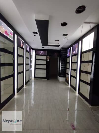 Retail for Rent in 6th of October, Giza - محل للايجار 43م متشطب لاسيتيه المحور