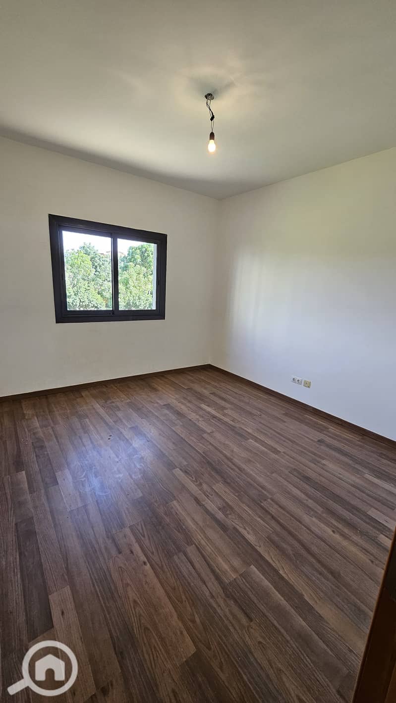 5 e5b853a5-f5b7-4d44-8f5e-ea4d01f9bcb2. jpg