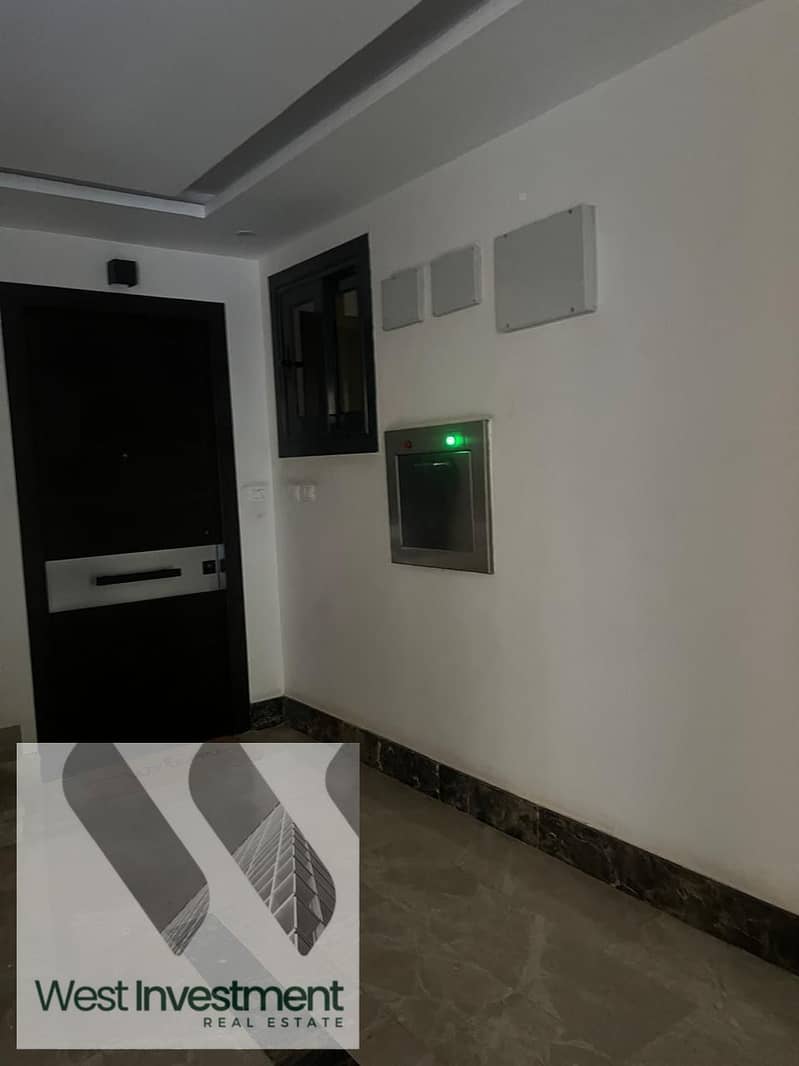 5 WhatsApp Image 2025-10-12 at 12.16. 49_070a2520. jpg