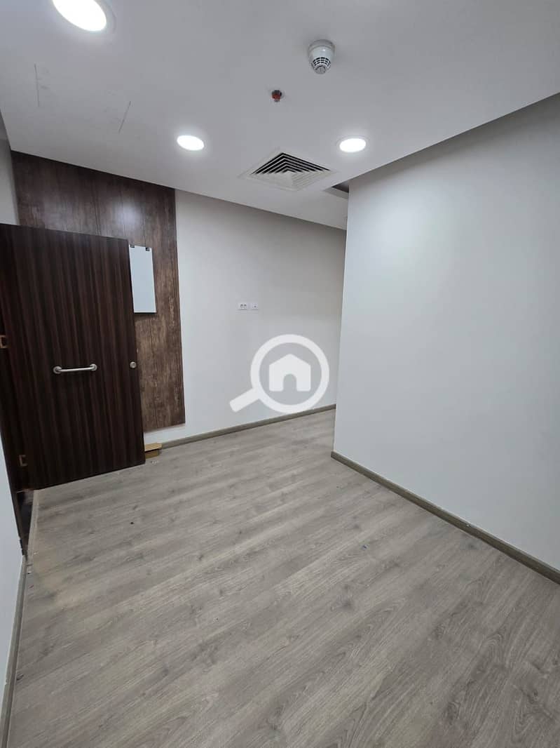 8 WhatsApp Image 2025-08-20 at 12.47. 52 PM. jpeg