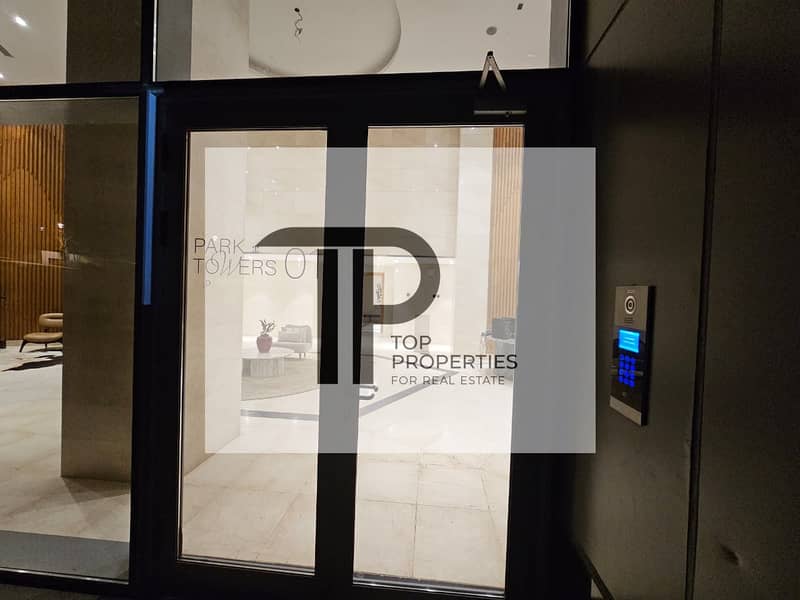 4 WhatsApp Image 2025-10-05 at 12.45. 04_ce0b63ea. jpg