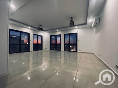 شقة 3 غرف نوم للايجار في الشيخ زايد، الجيزة - IMG-20251012-WA0121. jpg