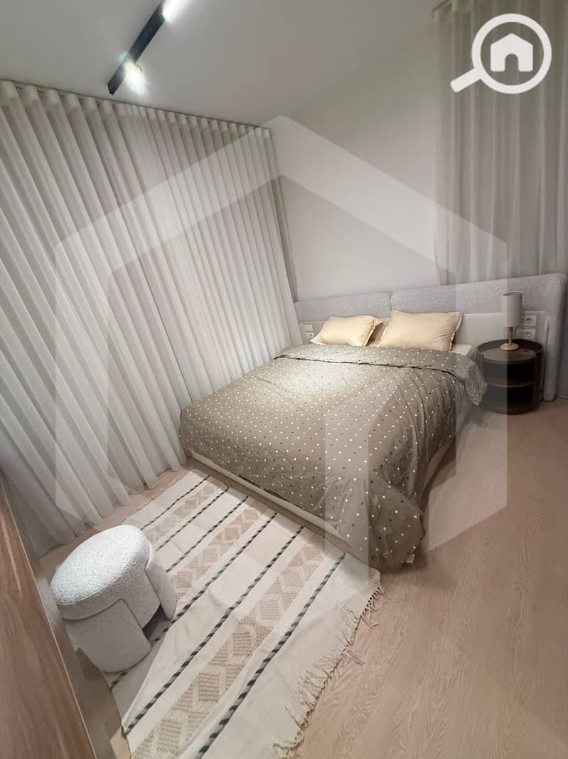 6 O West 6. jpg
