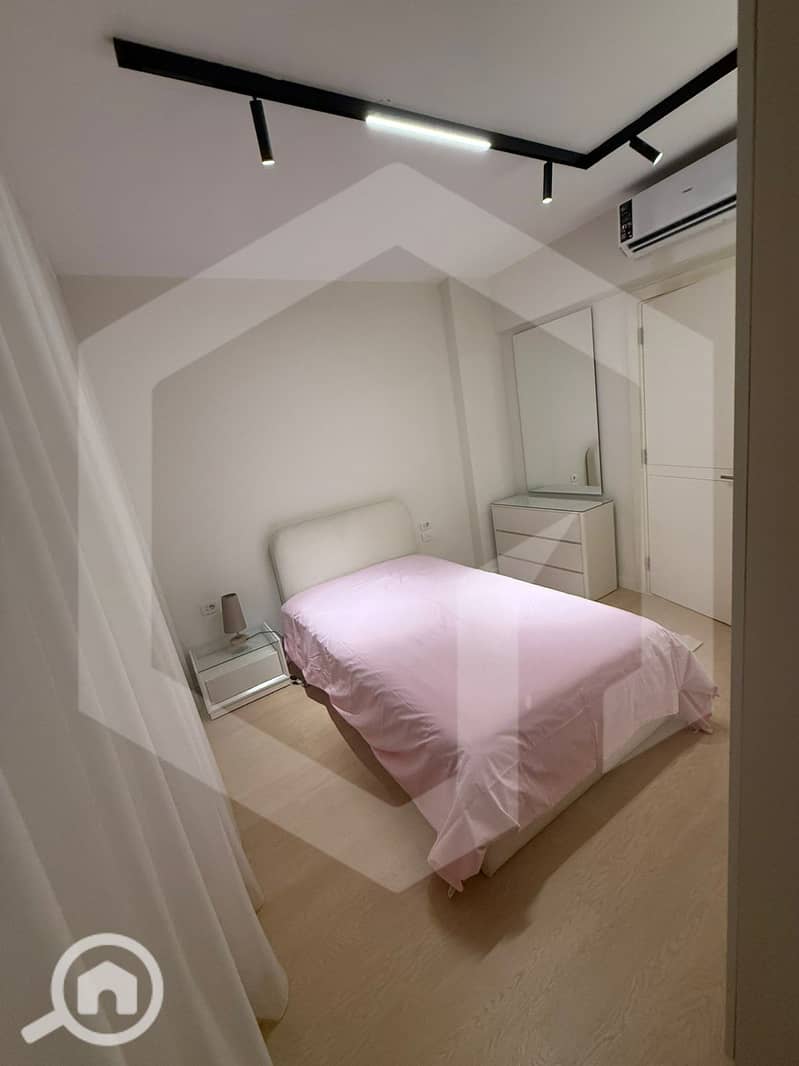 7 O West 7. jpg
