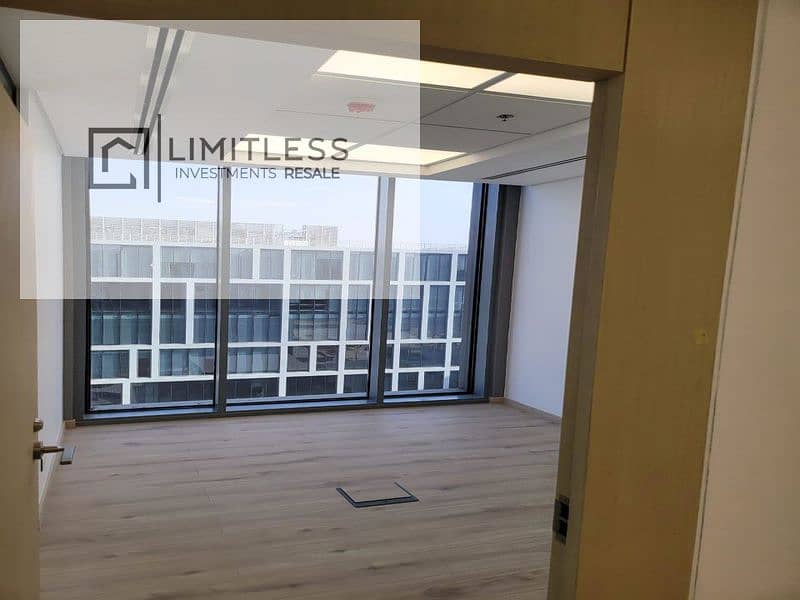 10 WhatsApp Image 2025-10-12 at 12.49. 28 PM_800x600. jpg