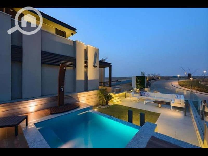 4 4479618-836e0o. jpg