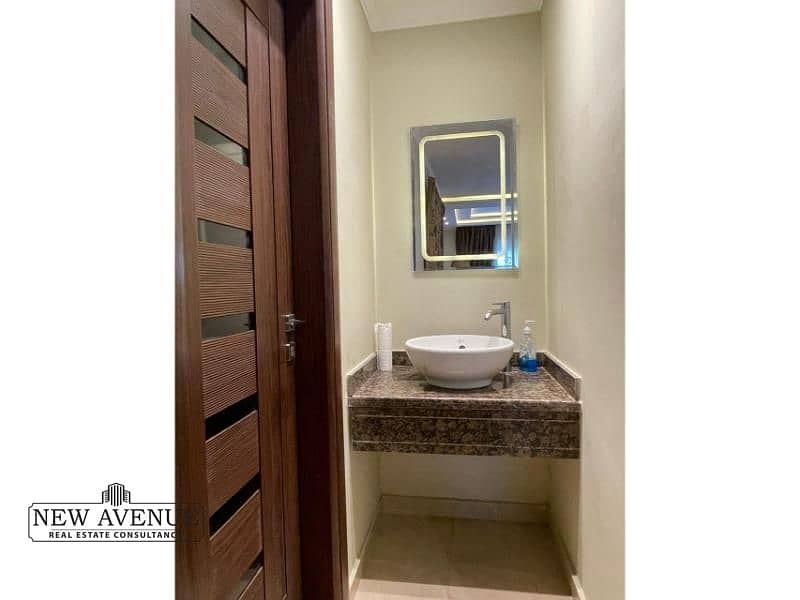 10 WhatsApp Image 2025-10-01 at 3.40. 42 PM. jpg