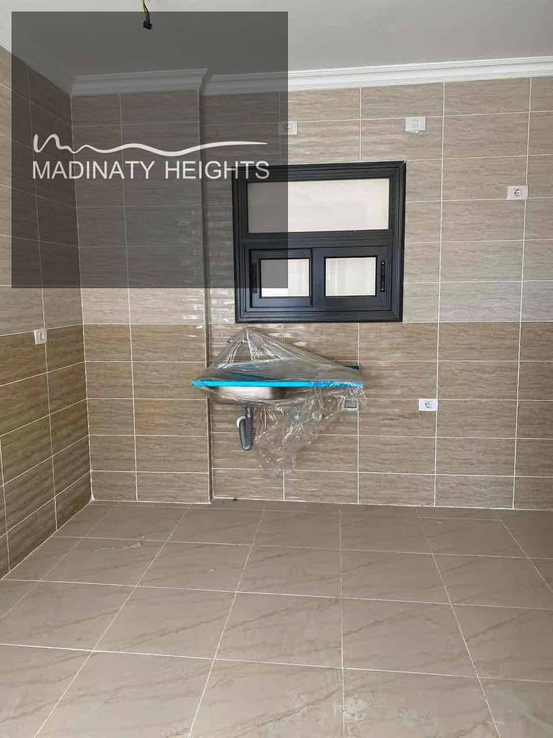 4 edd6d728-643b-4882-8003-8b9fade83e63. jpg