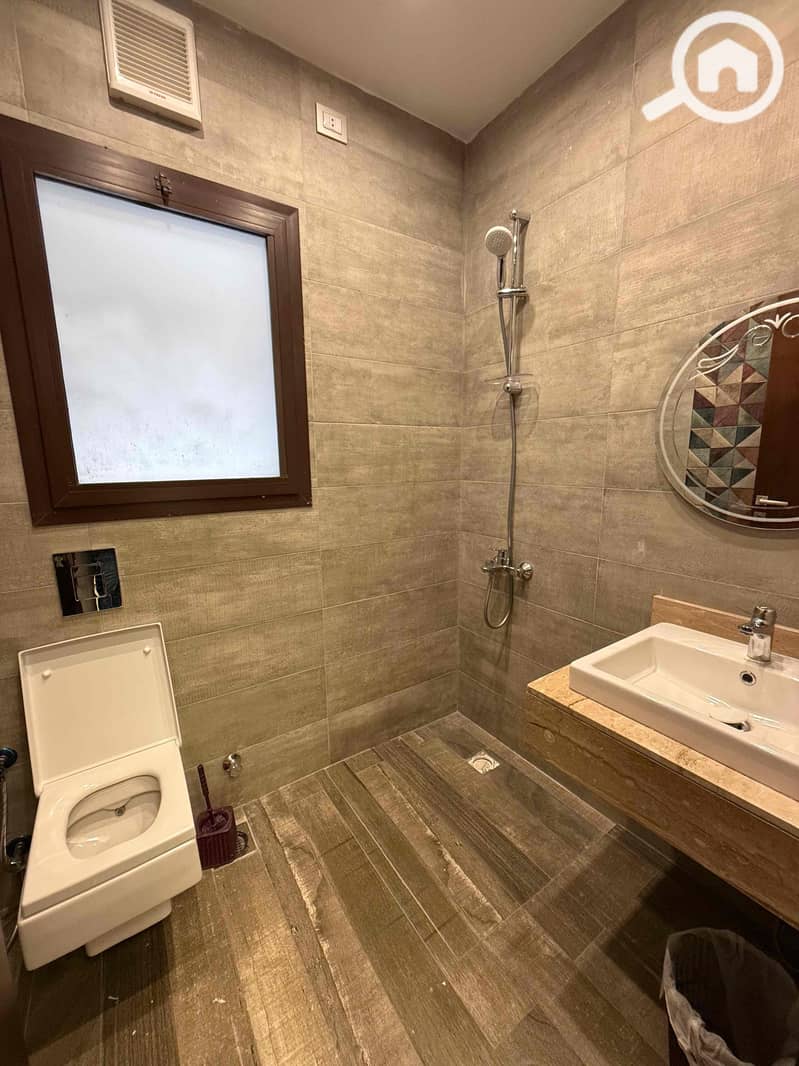 13 5778e248-b6bb-4b14-b4f7-592a9c7b1943. jpg