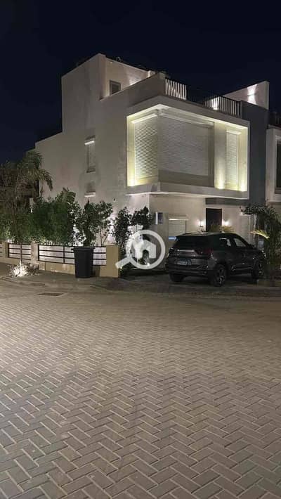توين هاوس 4 غرف نوم للبيع في الشيخ زايد، الجيزة - d3bc6f7a-3b49-4fa1-a020-9b9dc6ae89fd. jpg