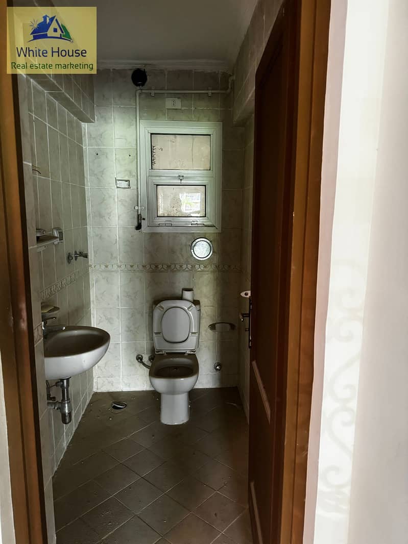 15 ca31f11b-90a5-41bf-8ce1-98035e230c26. jpg