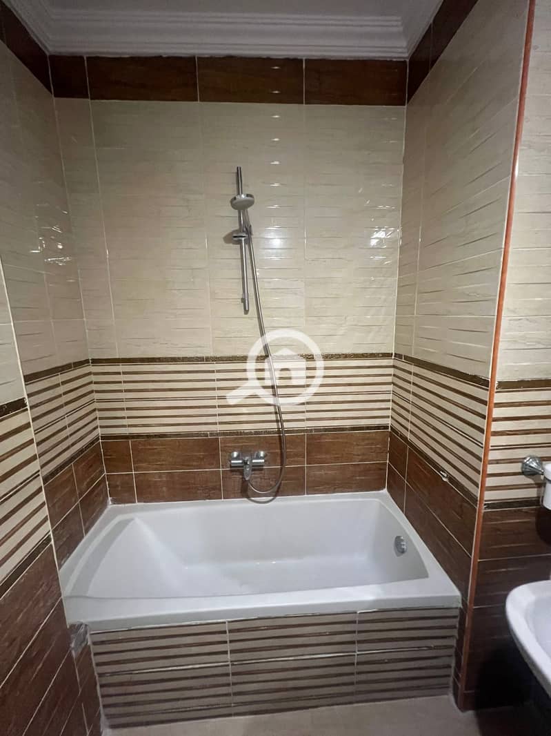 5 5f896bee-3411-4228-a008-fce407f4736a. jpg