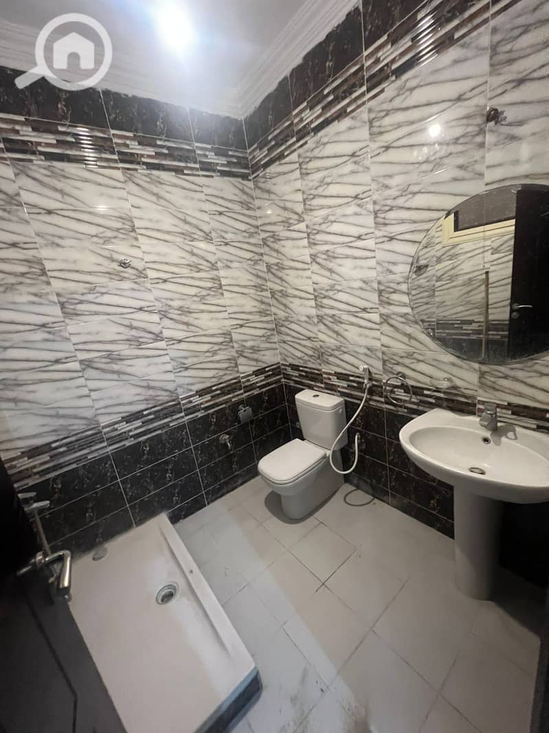 8 ae8096ec-1aa3-449c-bd5a-aa48070e458e. jpg