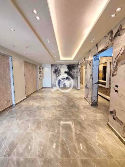 شقة 3 غرف نوم للبيع في سموحة، الإسكندرية - 706546f6-8233-4b4a-bebb-37d3882b5f0a. jpg