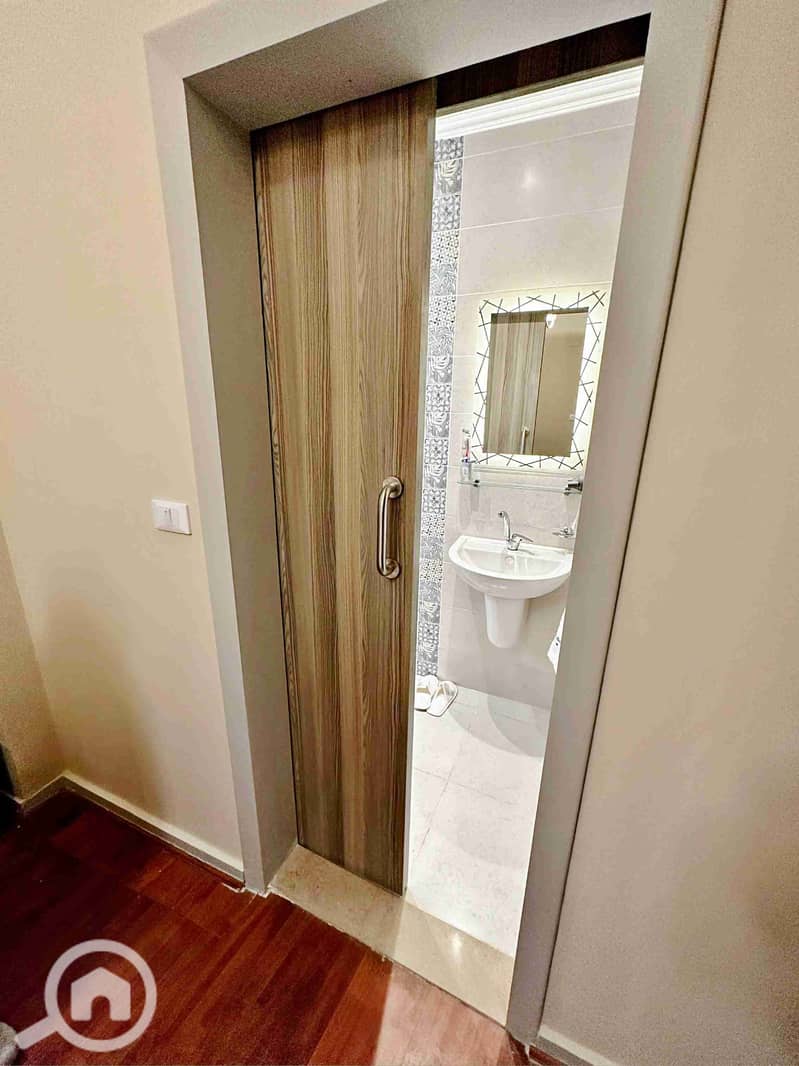9 1000457224. jpg