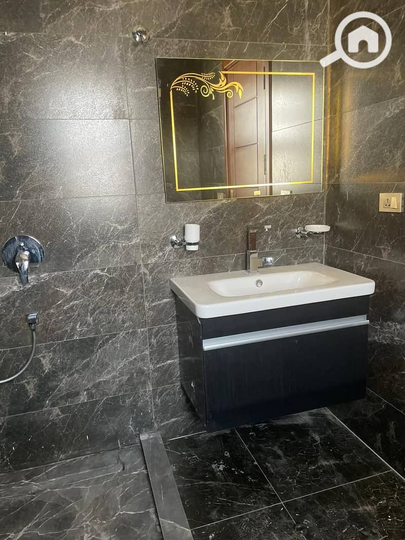 9 181bb949-d0f7-47fc-8f4a-41e5173a451b. jpg