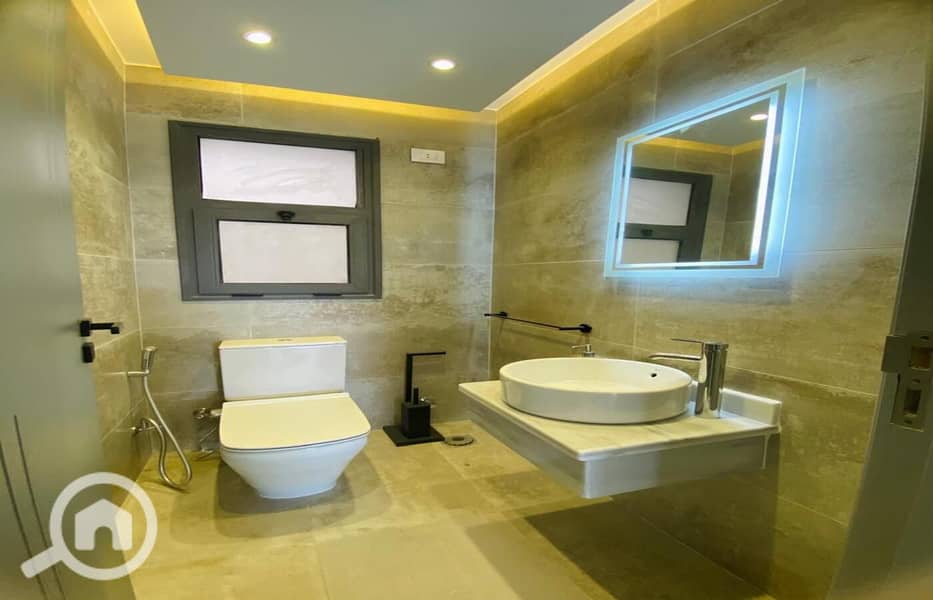 8 9c285282-e726-4823-a817-29db640a1736. jpg