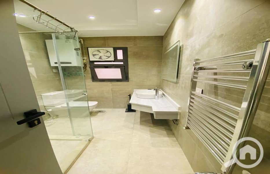 9 410a52ff-a821-4c66-8780-d98dc2c7f133. jpg