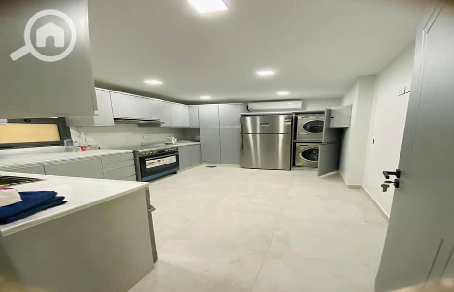 12 24125fef-48f4-4de9-8be2-3e0260b43476. jpg