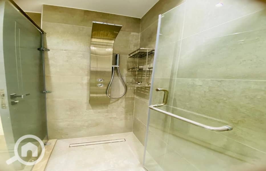 13 d9c0d177-f054-43f4-bf13-b225b47af23f. jpg