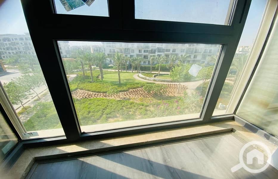 16 dbcd694d-a27f-48e1-976c-9b5c2b1649cd. jpg