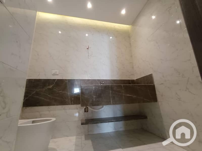 6 5e2876bf-62af-45a2-8b26-557f15f7ce35. jpg