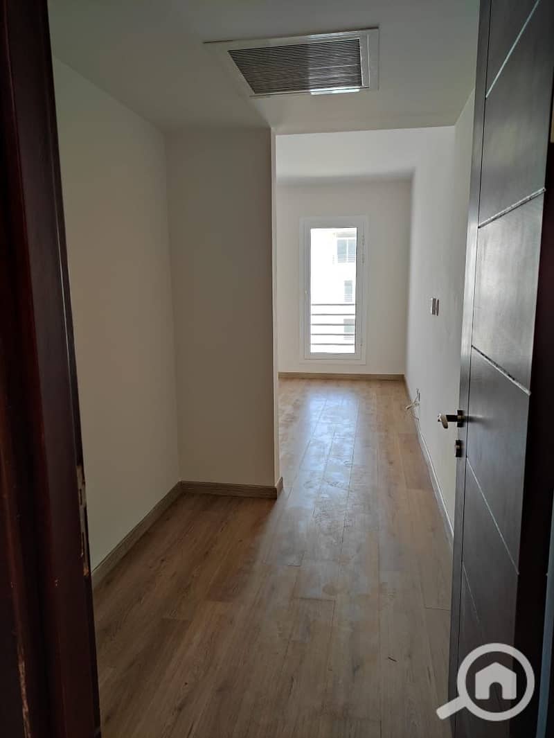 6 6df4054f-834c-4173-8d83-d963546fb76d. jpeg