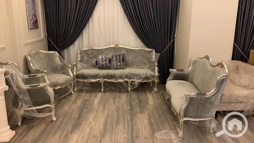 8 49cc60dd-e871-44a3-bef8-c70d18f96613. jpeg