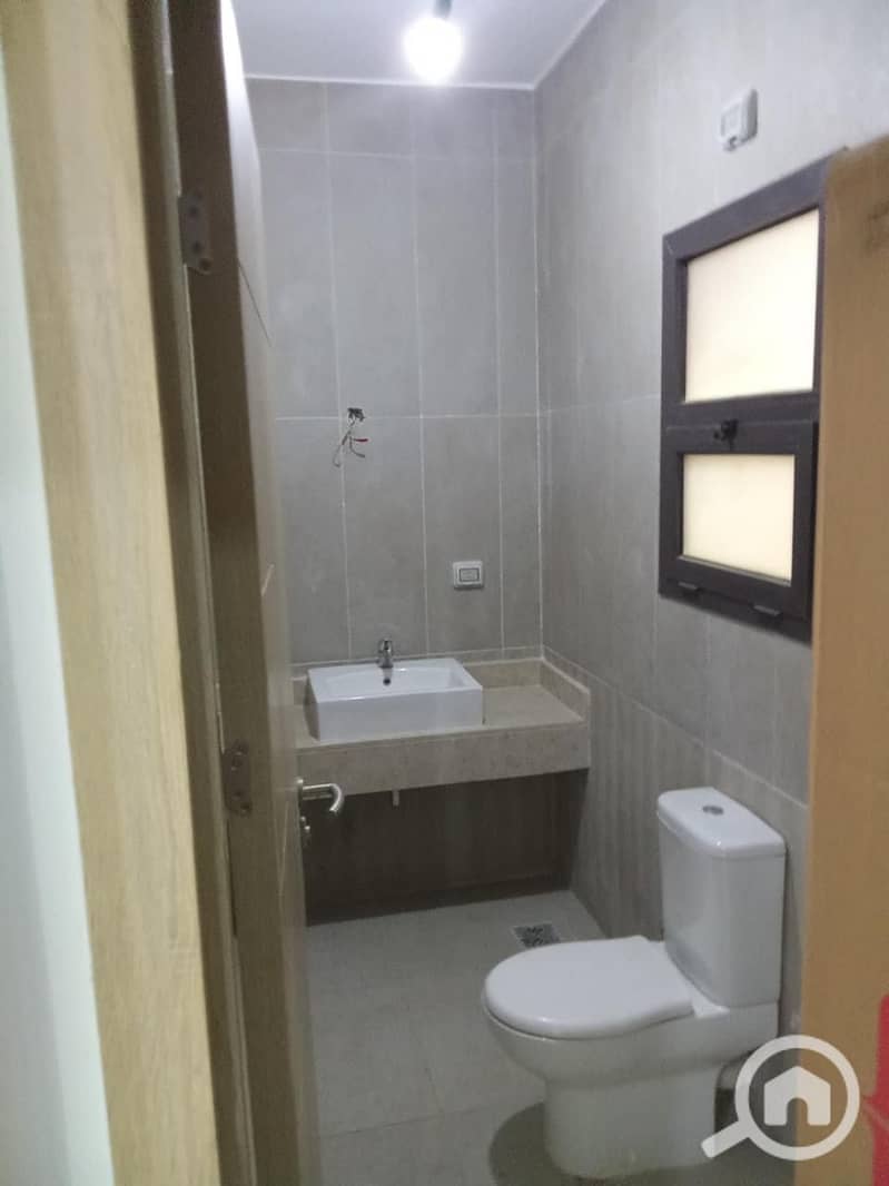 4 72a555c4-e5db-43b0-863b-d170332665a8. jpeg