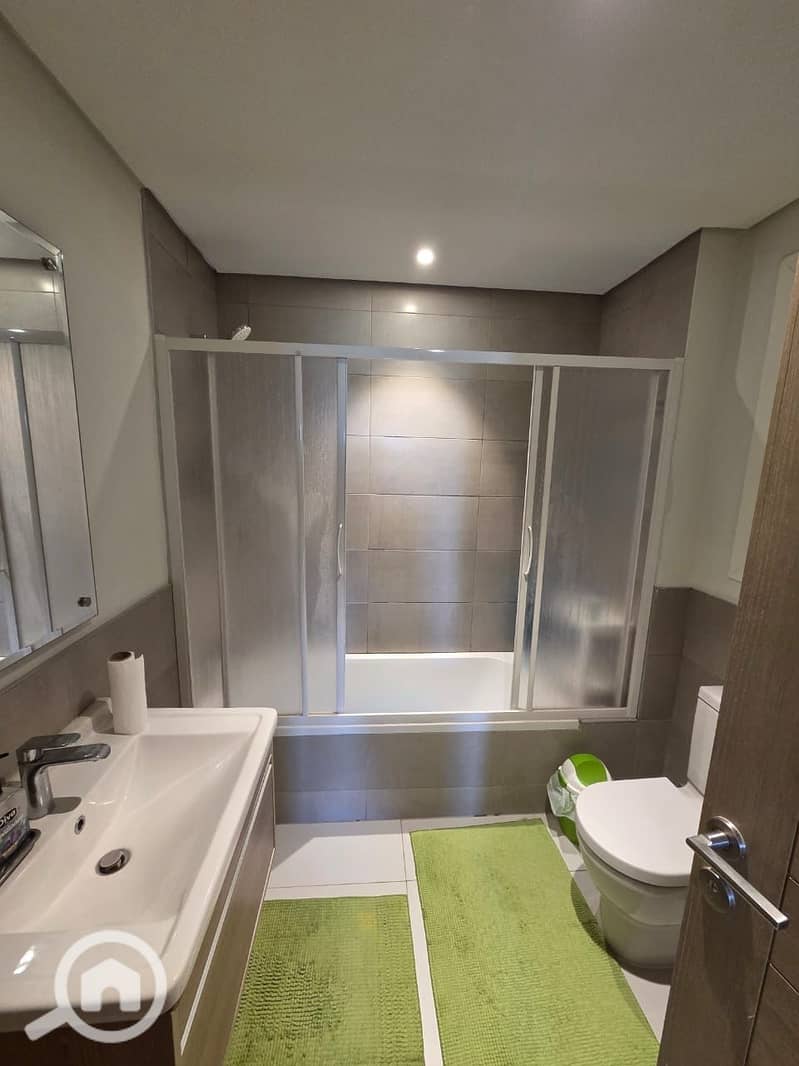 7 cdee26c7-c9b8-402d-a0c2-9c3792ef8cd7. jpeg