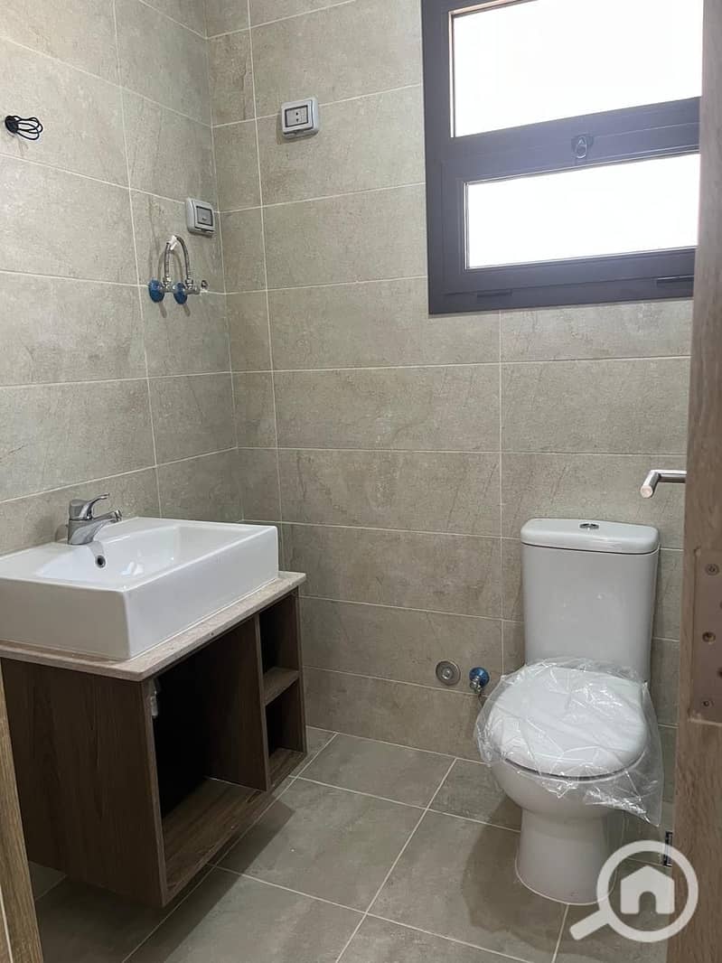 5 ef2a554c-d33f-40ba-93d4-71c5643a2aa5. jpeg