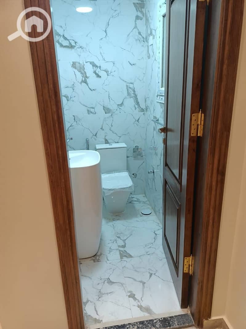 4 1000552925. jpg