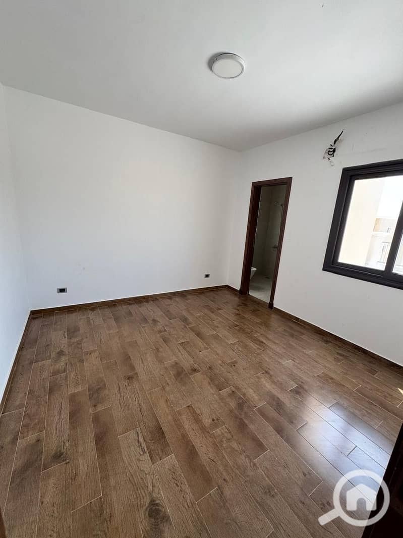 16 1951d6c8-0e8d-4f6a-a040-6f70e2c7e35b. jpeg