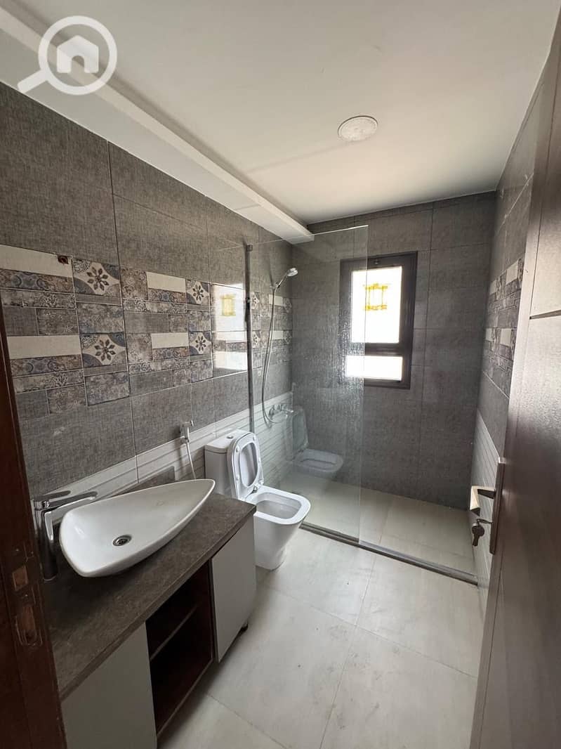 17 11c64f5a-fabe-4882-aef4-6b3d7cafe35d. jpeg