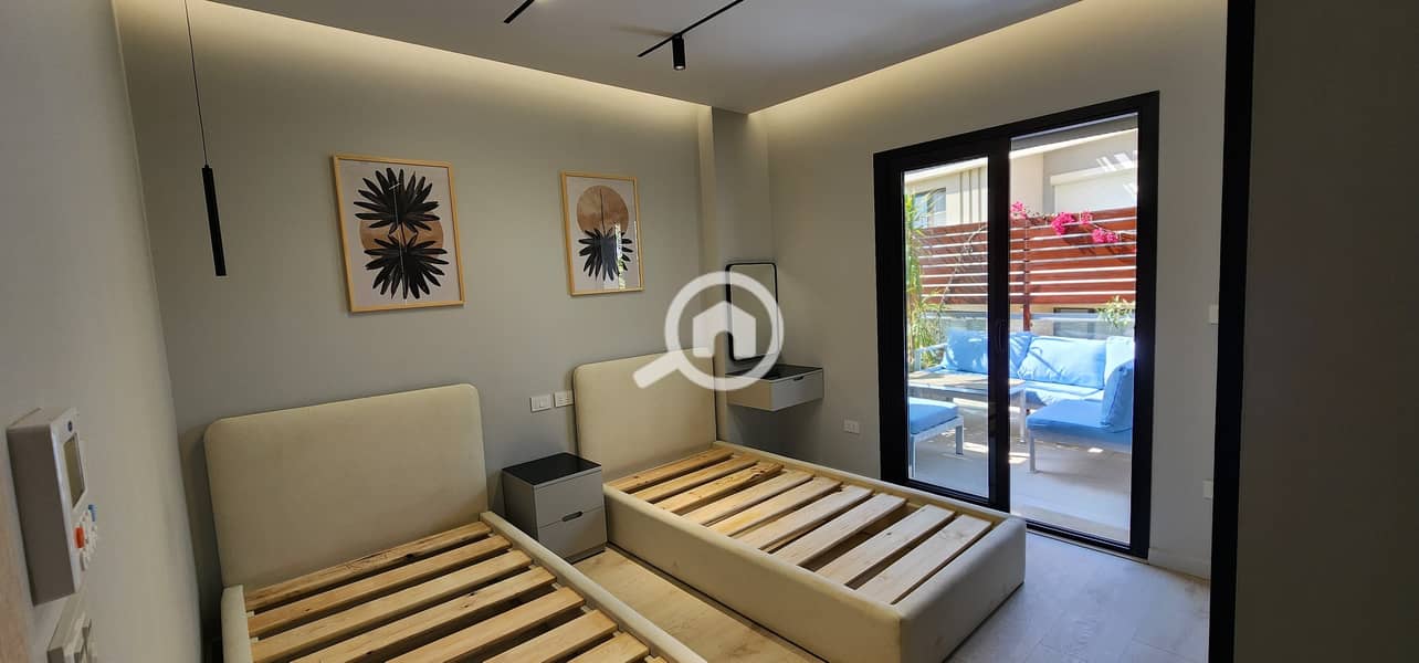 13 78f79cfb-dd7e-463b-86bb-5b704391ebce. jpeg