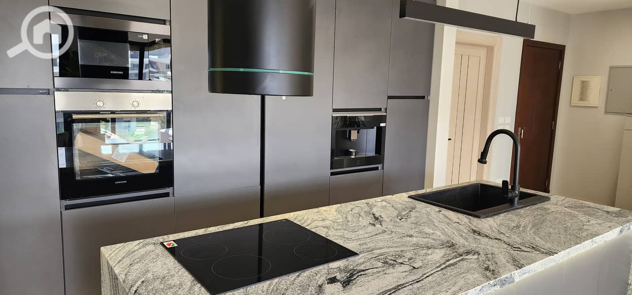 18 1d4c4708-b02c-4161-b3be-44f0b18c9b39. jpeg