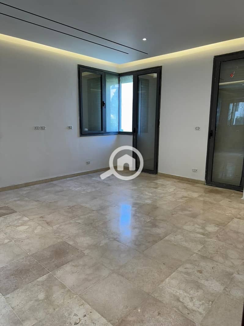 8 0cb8c01e-9385-4056-b827-c0f7f7797ba1. jpeg