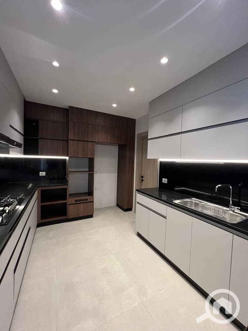 2 4baf87b5-6efa-4197-8bcd-5a6bec854506. jpeg