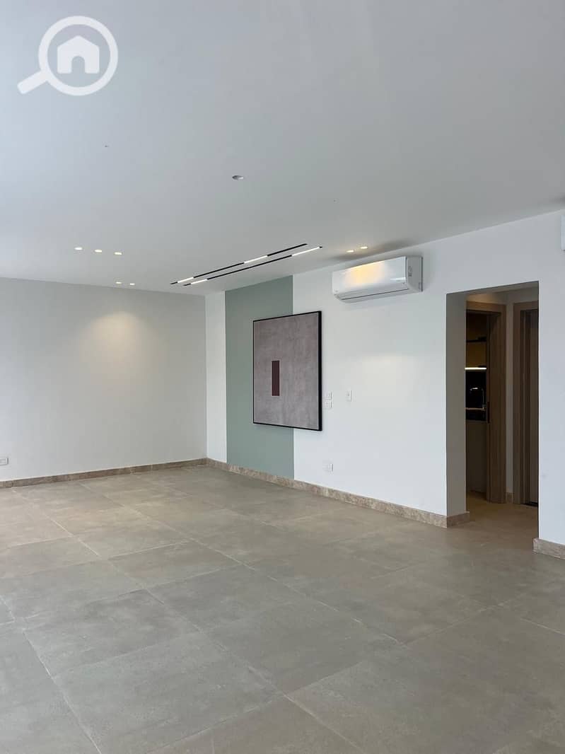 5 c059a640-6434-4e50-84c3-8373fa418899. jpeg