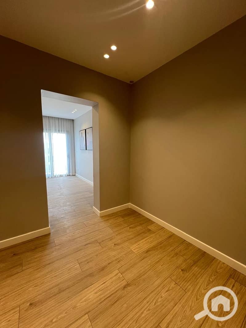 22 00e73393-b32e-4368-be13-fc23d3f84f10. jpeg