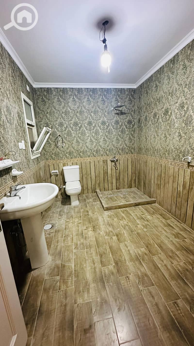 16 86826d75-e409-4a6e-857f-2c71b3b74d94. jpeg