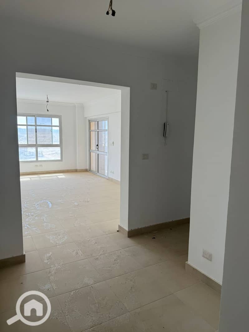 2 9f3f1090-b769-434f-b75a-d36df16d5441. jpg